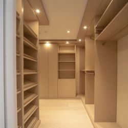 CLOSET ORGANIZER 