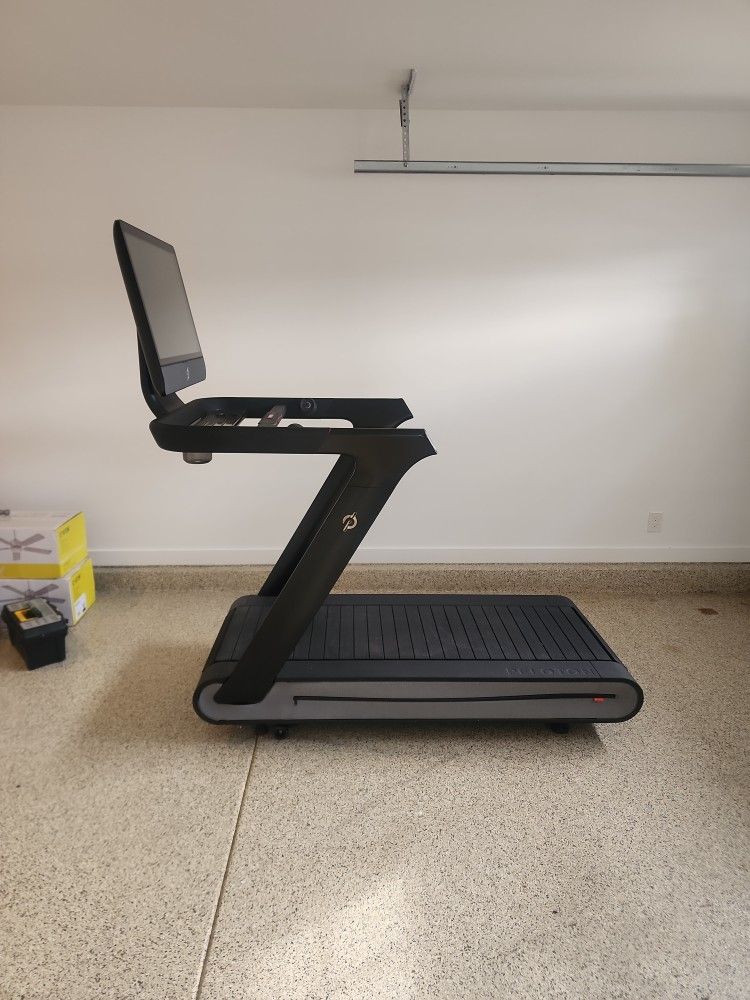 Peleton Treadmill TR-01