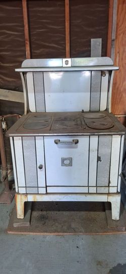 wood-burning kitchen bookstore oven