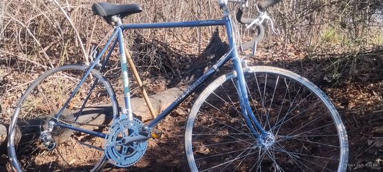 Fuji Regis 10 Speed From Early 80's.  Needs 27" Tires And A Bit Of TLC.    A Quality Bicycle All Original Except For Seat