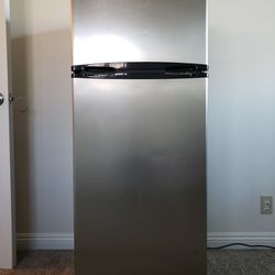  RCA RFR725 Refrigerator