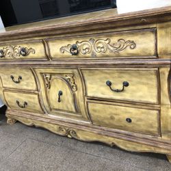 Dresser  Vintage Style 