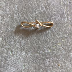 Yellow Gold And Pearl Brooch/Pin