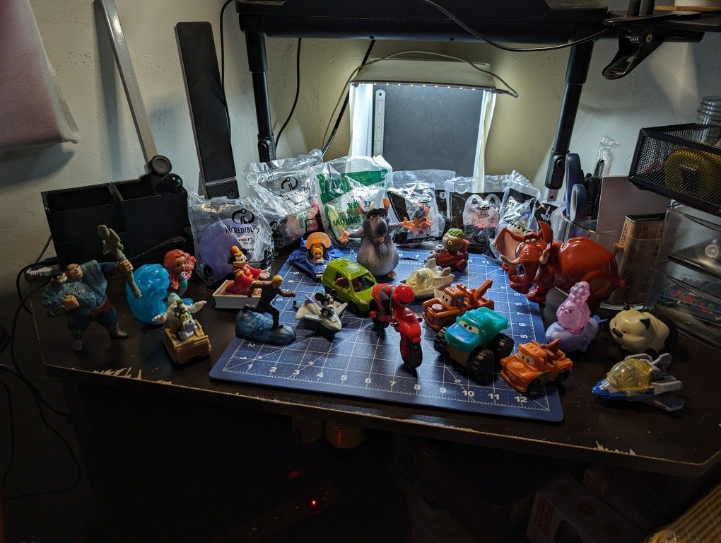 Lot Of 25 Disney McDonald's Kids Toys Cars, Incredibles, Lightyear, Tarzan