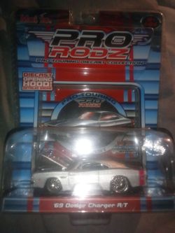 Maisto Pro Rodz '69 Dodge Charger R/T Diecast