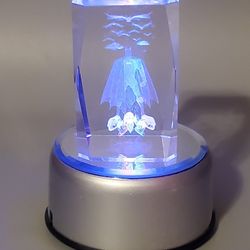 Vintage 3-D Laser Etched Crystal Glass  Superman / Batman with Base