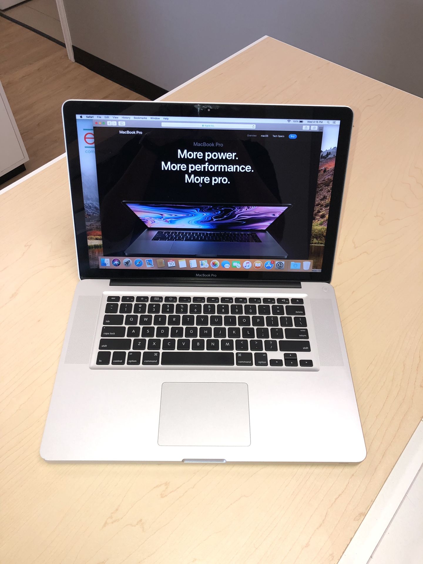 MacBook Pro 15” *8gb Ram, 128gb SSD, Intel Core i5, Webcam WiFi*