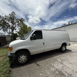 2004 Ford E250 Super Duty Cargo Van