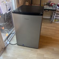 Hisense 4.4 Cubic Foot Mini Fridge