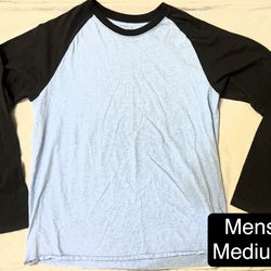Men’s Medium old navy long sleeve raglan shirt