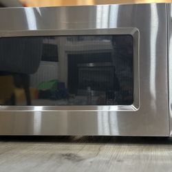 KitchenAid Microwave 2.0cu ft – Works – Internal Crack