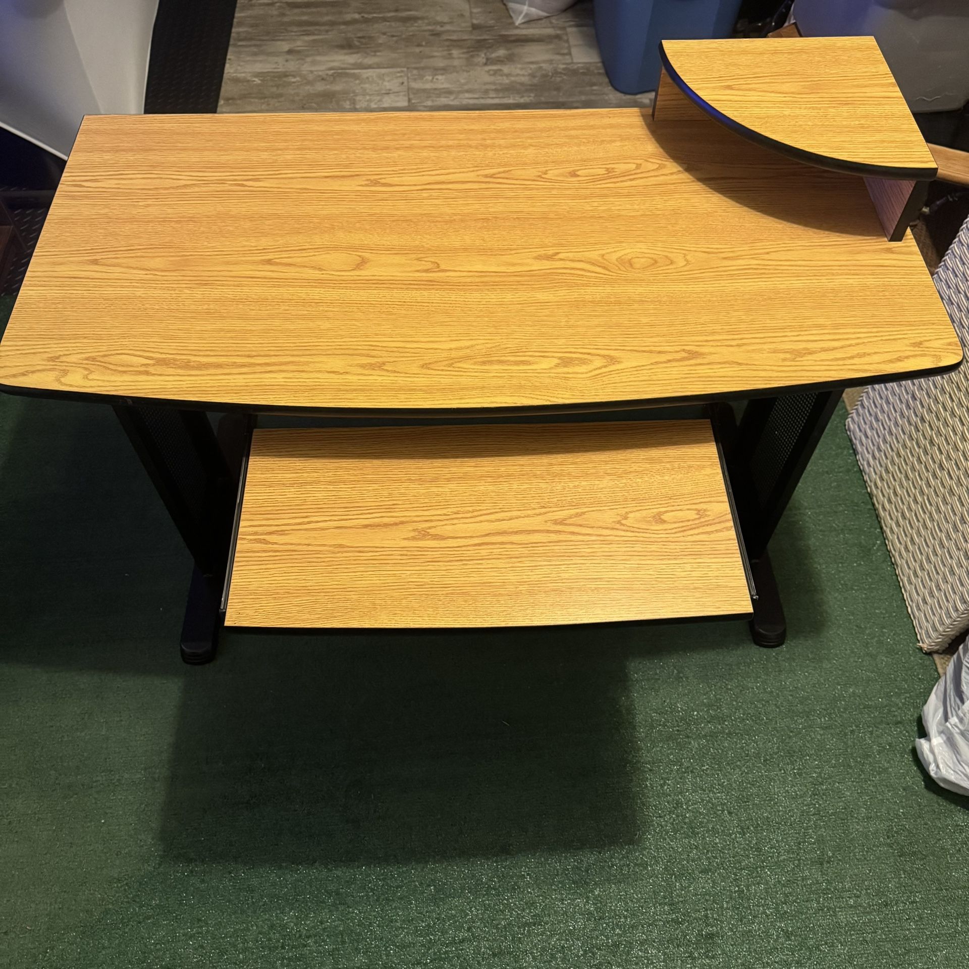 💻 Computer Desk with Keyboard Tray & Monitor Shelf – $40