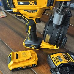 Dewalt XR Roofing Gun 