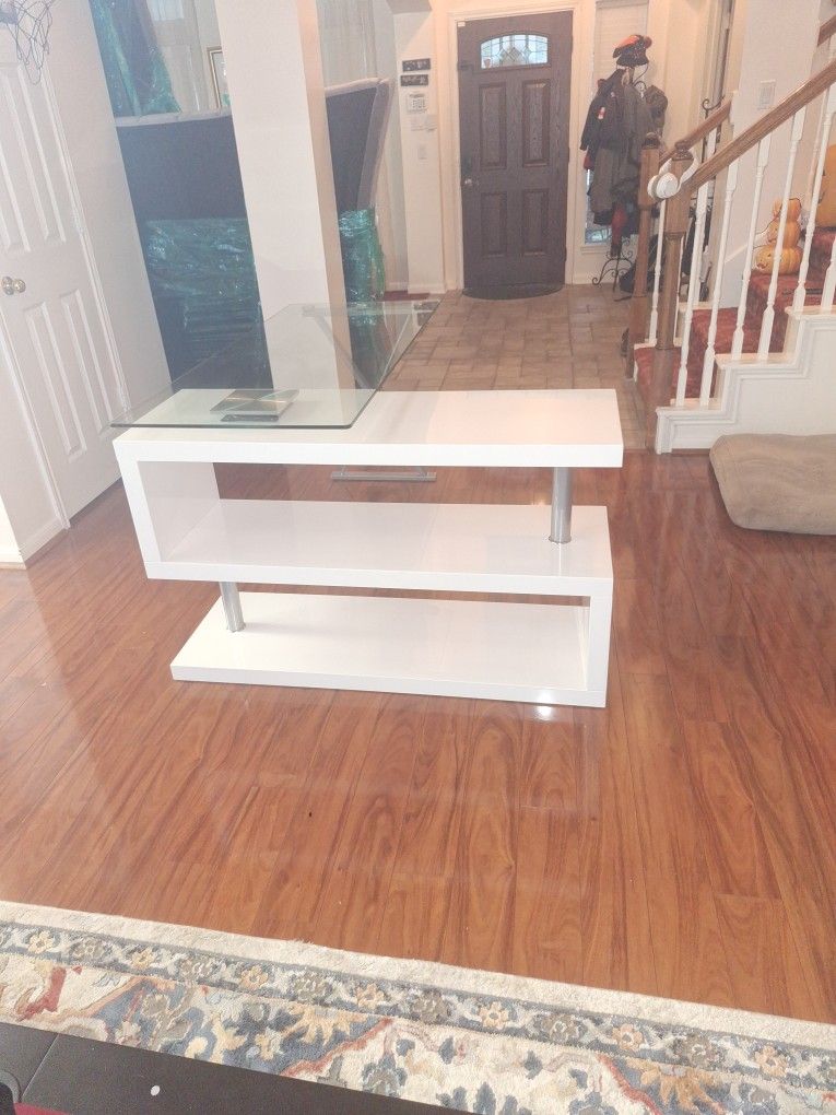 Carryton Rectangle White Computer Desk With Convertible L Shape