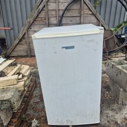 Mini fridge