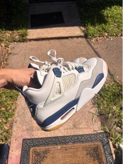 9.5 men’s Jordan 4 Nike sb dunks retro