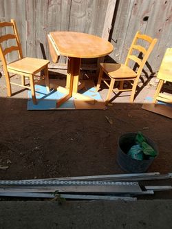 Table an 2 in chairs