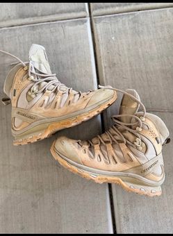 Salomon Quest Mid Hiking Boots