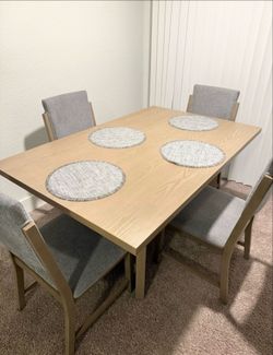 Table 4 chairs
