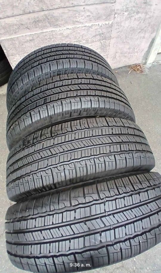 225 55 19 Tires Con 80% De Vida Las 4 De La Marca GOODYEAR
