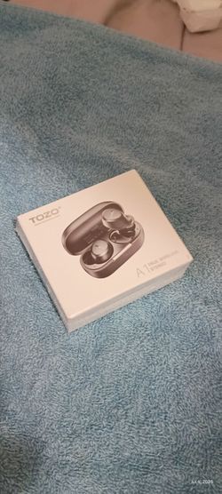 Bluetooth earbuds **BRAND NEW**