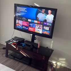 50 Inch Panasonic Plasma Tv With Glass Stand Mount 