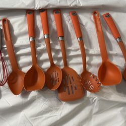 8 Racheal Ray Kitchen Wares For $10