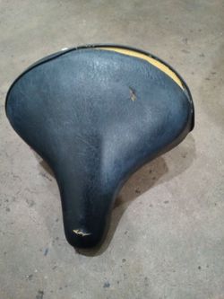 Vintage bike seat needs stitches