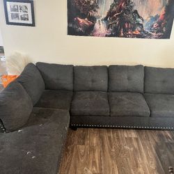 Couch (L -Shaped w/chaise Lounge) 