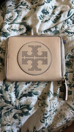 Tory burch wallet