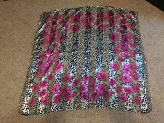 Large square shawl/scarf