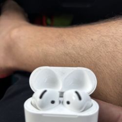 Air Pods 4 