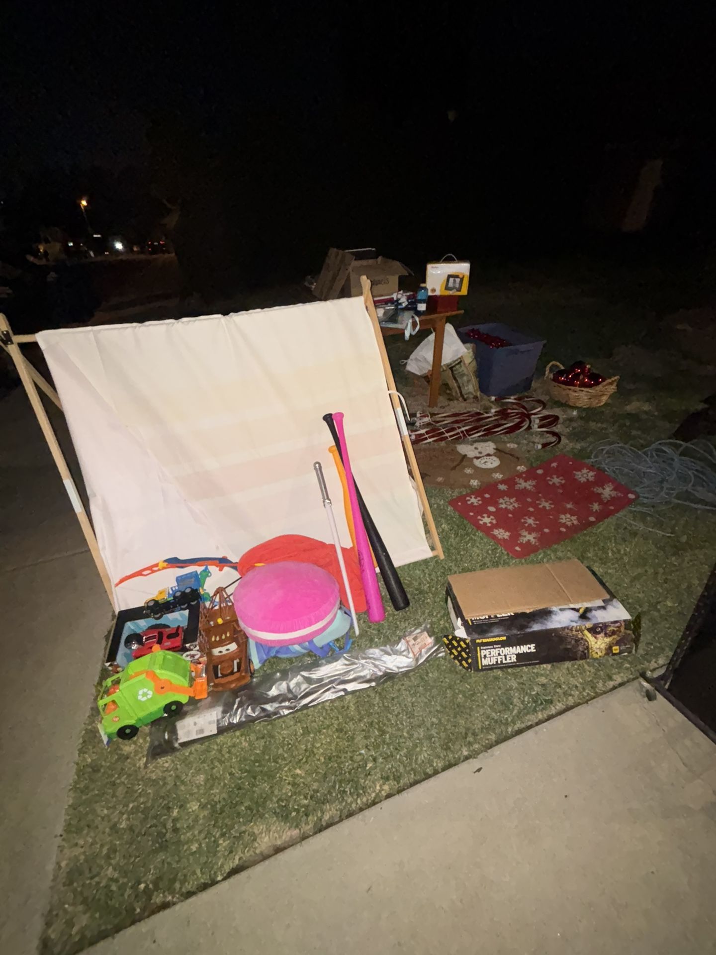 FREE STUFF 11/29 PICKUP ONLY