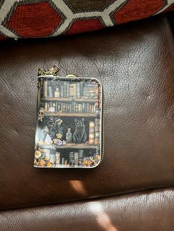 NewSmall Zip Wallet with Black Cat Bookshelf Print