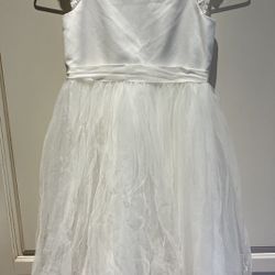 David’s Bridal flower girl white dress Size 4