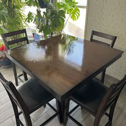 Table W/ 4 Chairs