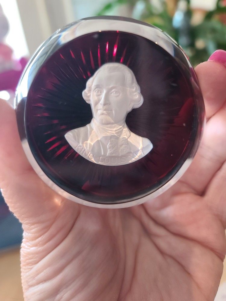 Paperweight Glass(King Louis Xwl) Rare The Franklin Mint ,read Discription .If Posted It's still AVAILABLE! Thank You 😊