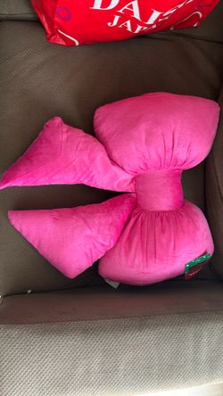 Pink bow pillow