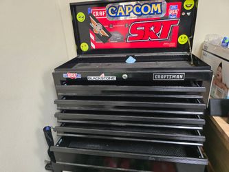 Metal tool box