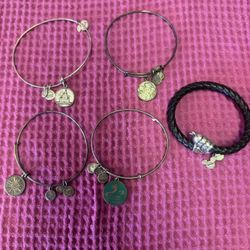 Disney 5 Piece Bracelet bundle 