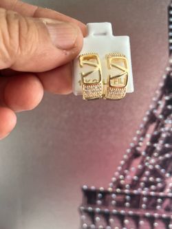hoops earrings