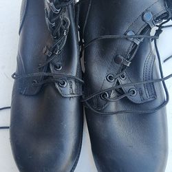 2 PAIR US ARMY ISSUED COMBAT BOOTS SIZE 10 REGULAR BOOTS ARE IN HUMBLE 