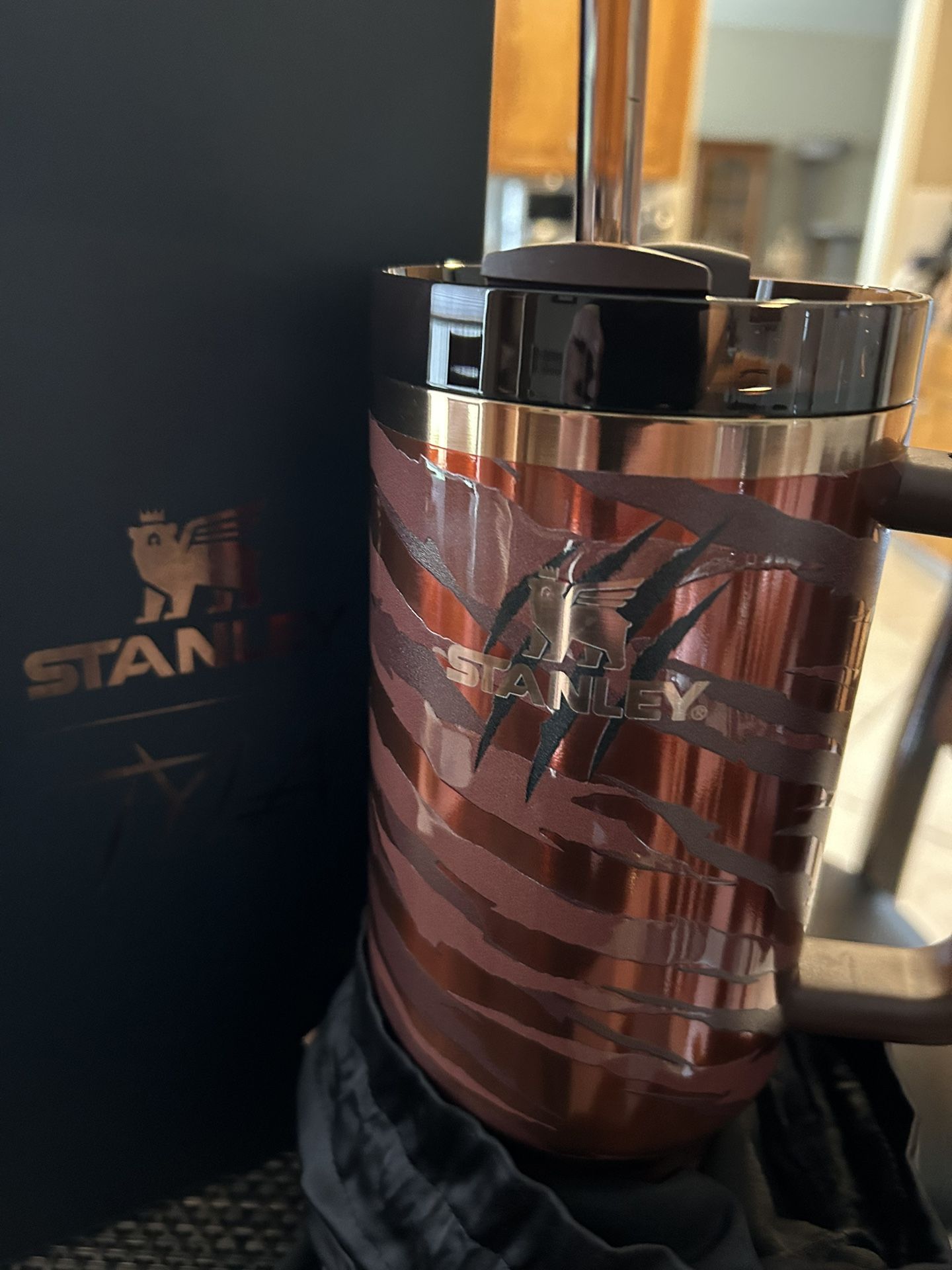 Brand New Stanley 40 Oz Tyla Tumbler Sold Out Everywhere