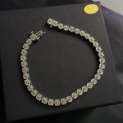 Sterling silver .25 carat diamond tennis bracelet 8 Inches
