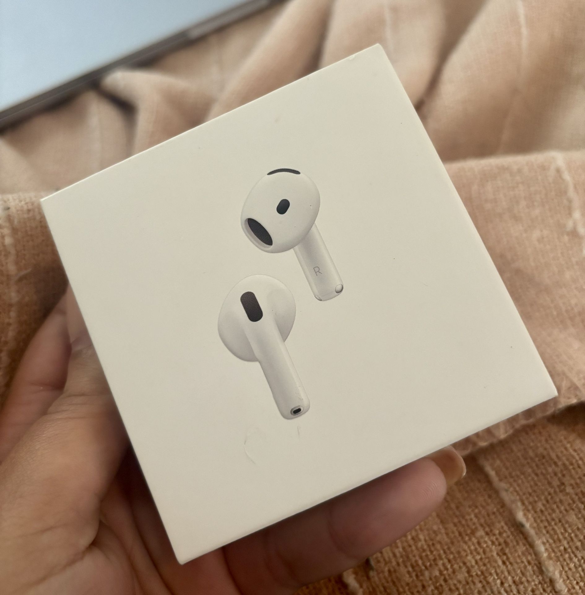 Brand New AirPods 4 With Active Noise Cancellation