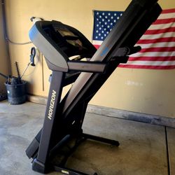 Top Of The Line Horizon Treadmill With Bluetooth 