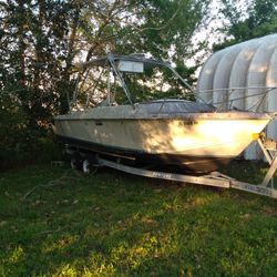 Twin Engines Inboard  26' Duel Control Needs Work Make Offer
