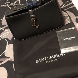 Saint Laurent 