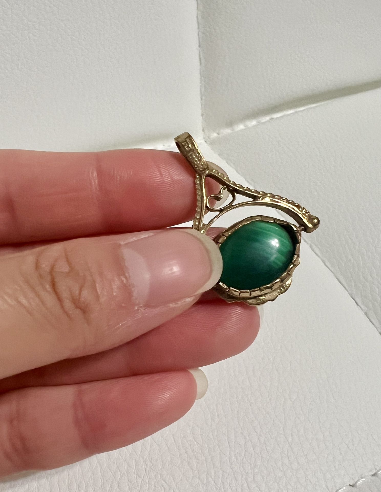 9Kt Gold Antique Claddagh Agate Spinning Watch Fob Pendant