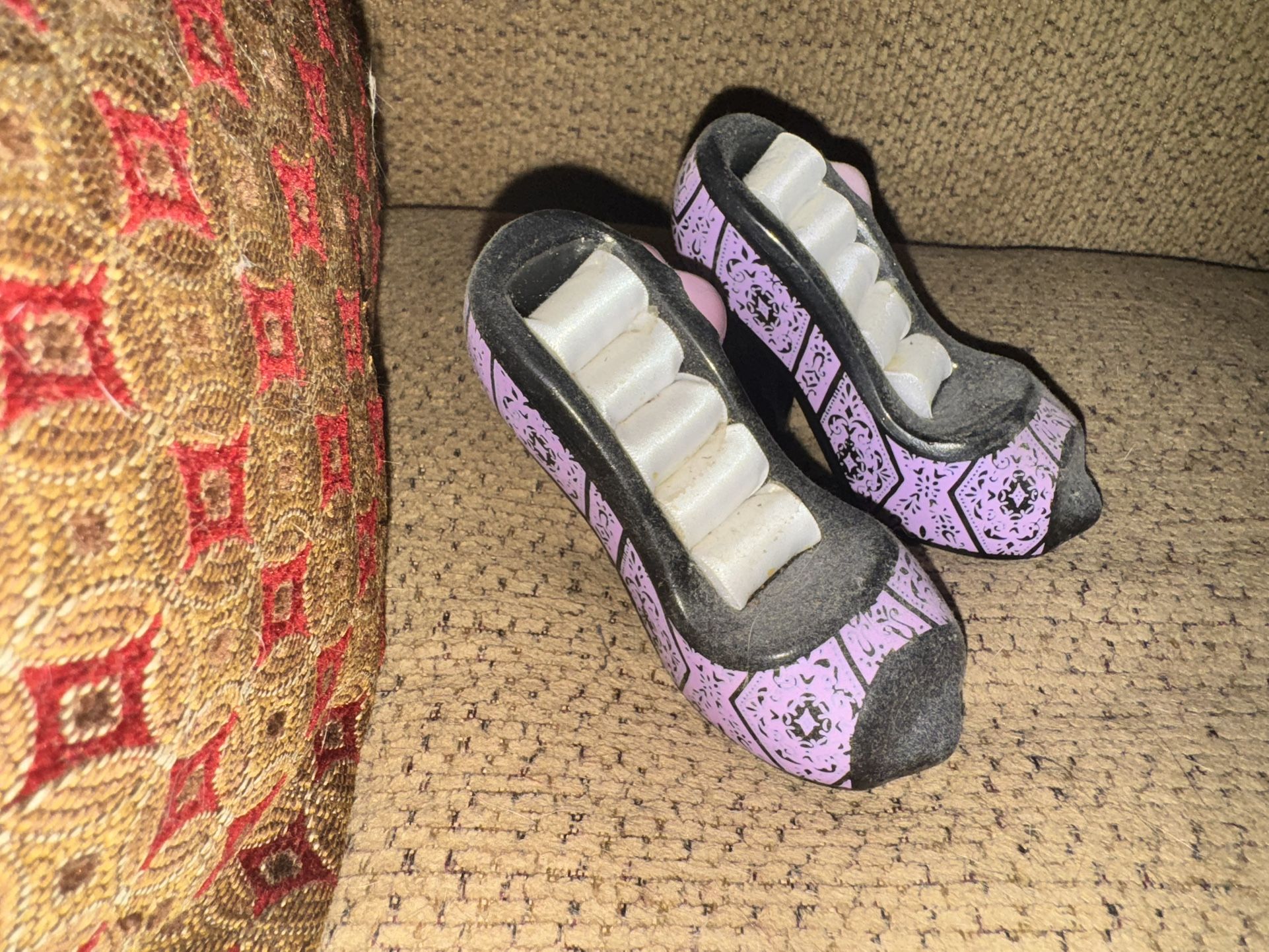 Ring Holder High Heel Shoes 